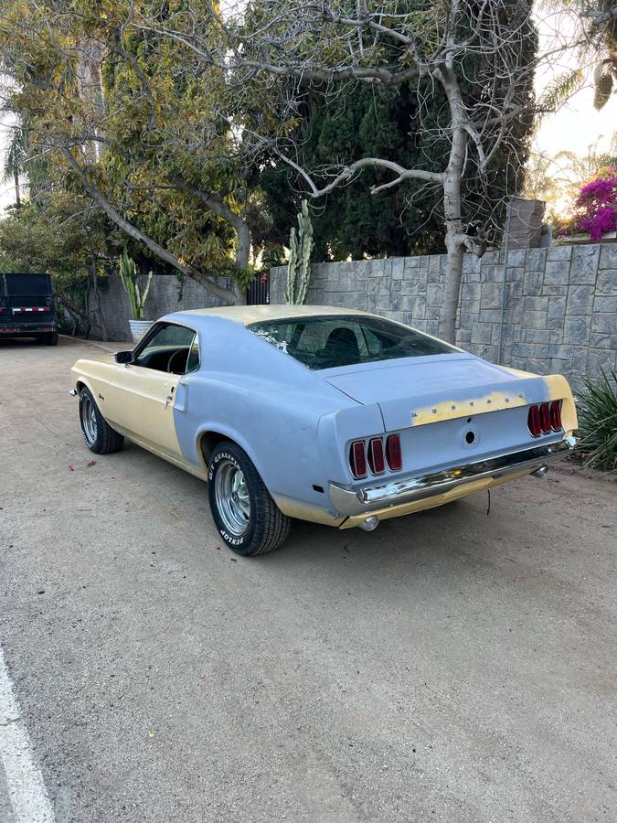 Ford-Mustang-fastback-1969-yellow-1