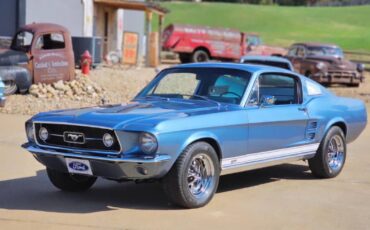 Ford-Mustang-gt-1967-blue