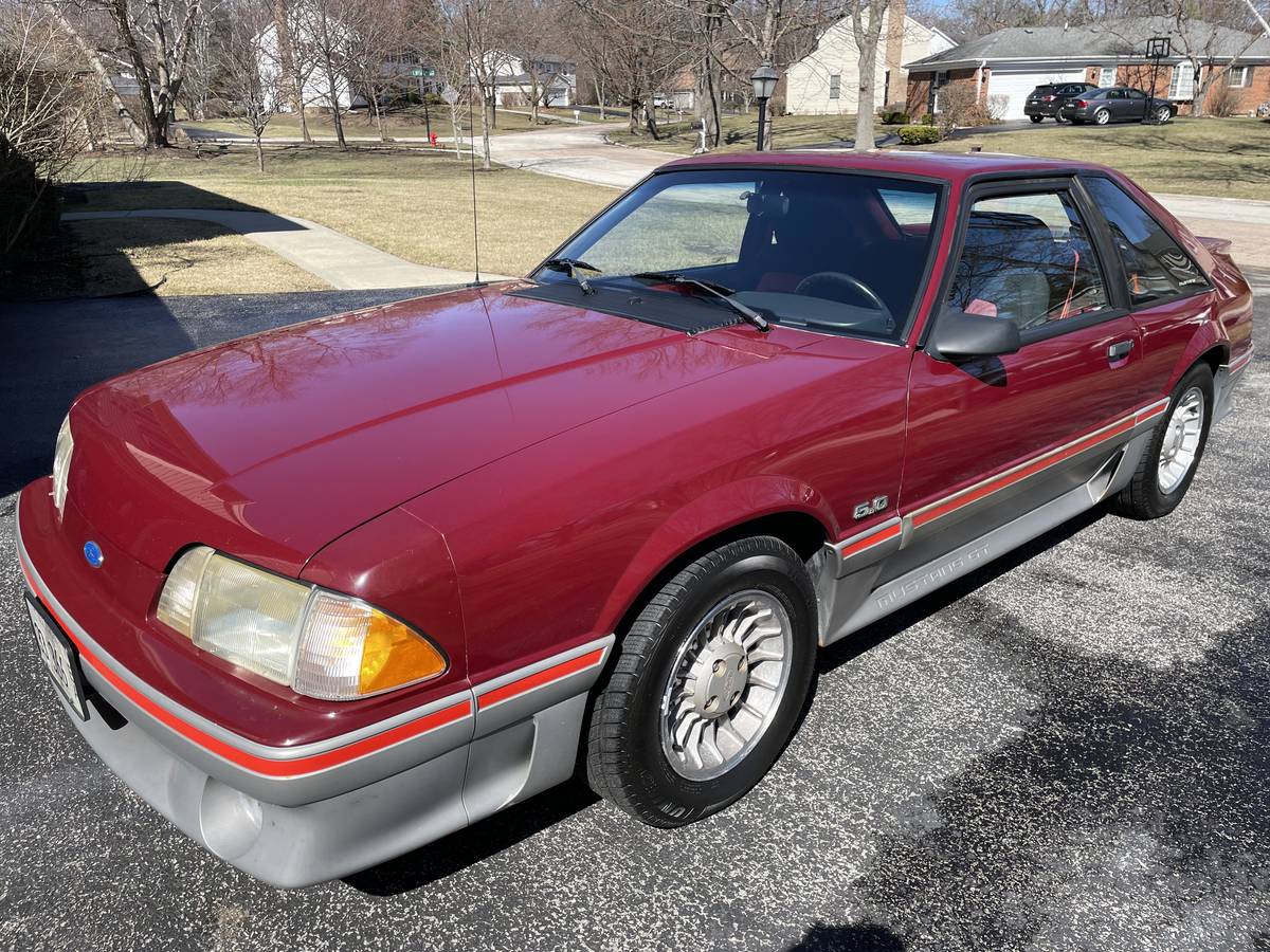 Ford-Mustang-gt-1989-red