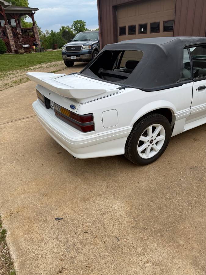 Ford-Mustang-gt-1991-white-12