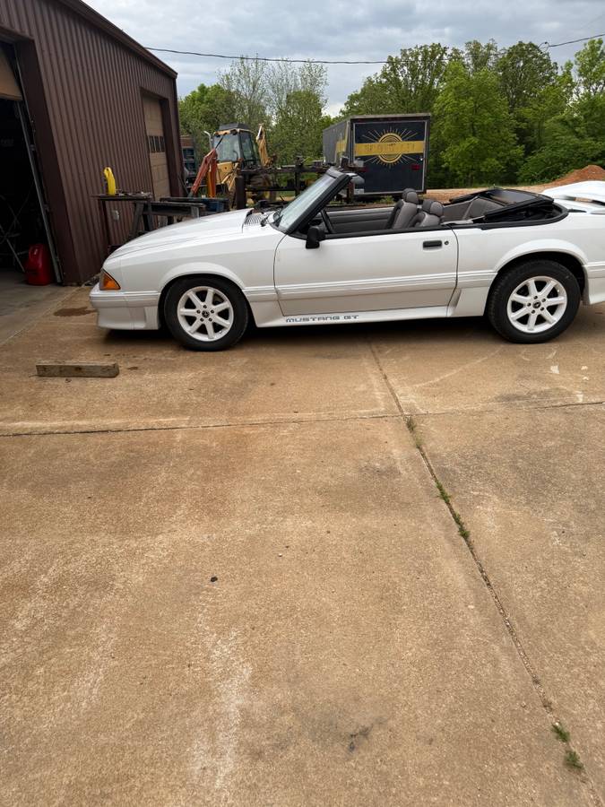 Ford-Mustang-gt-1991-white-3