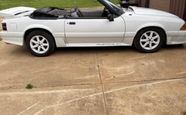 Ford-Mustang-gt-1991-white