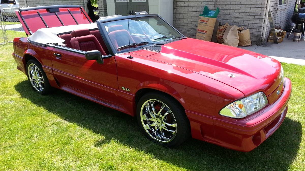 Ford-Mustang-gt-convertible-1989-3