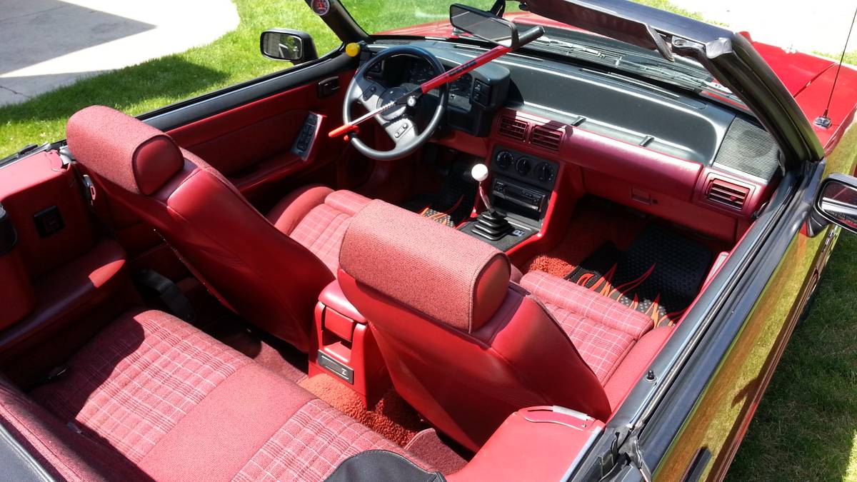 Ford-Mustang-gt-convertible-1989-4