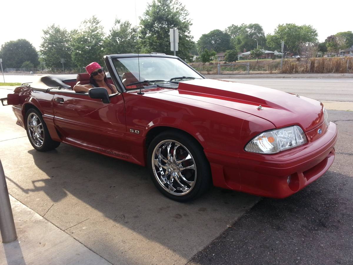 Ford-Mustang-gt-convertible-1989-6