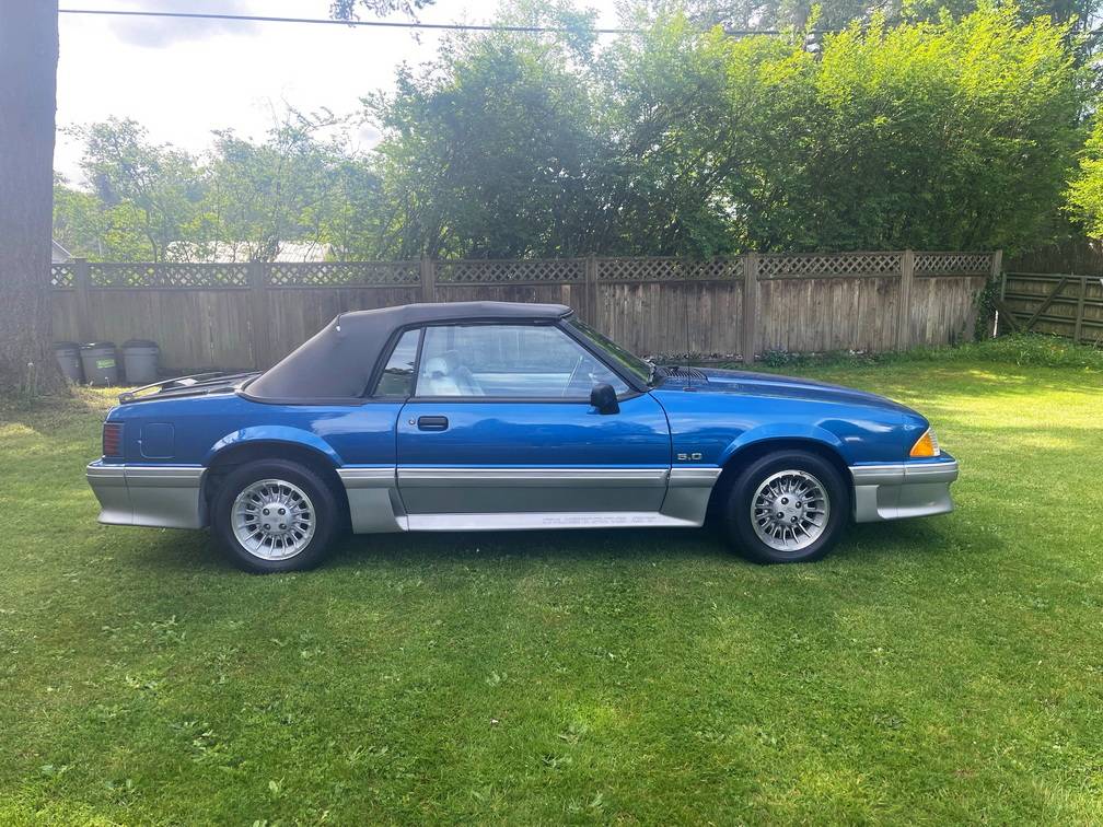 Ford-Mustang-gt-convertible-1990-blue-1