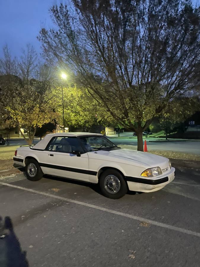 Ford Mustang lx  1989 white