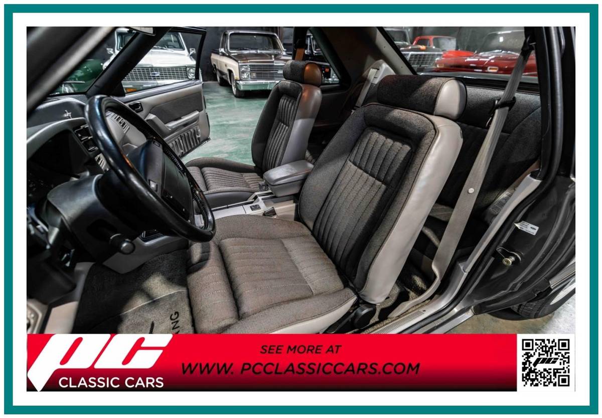 Ford-Mustang-lx-hatch-1990-2