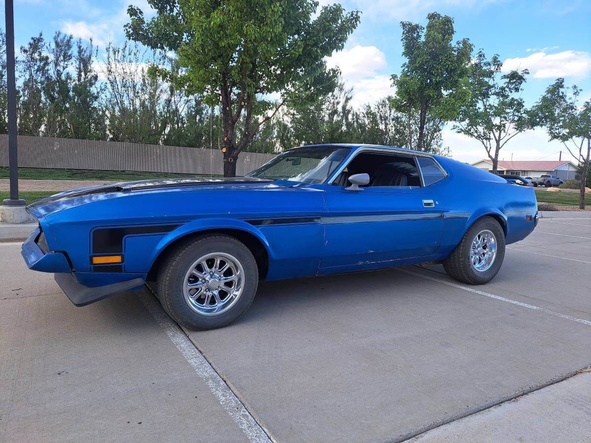 Ford-Mustang-mach-1-1972-blue-1