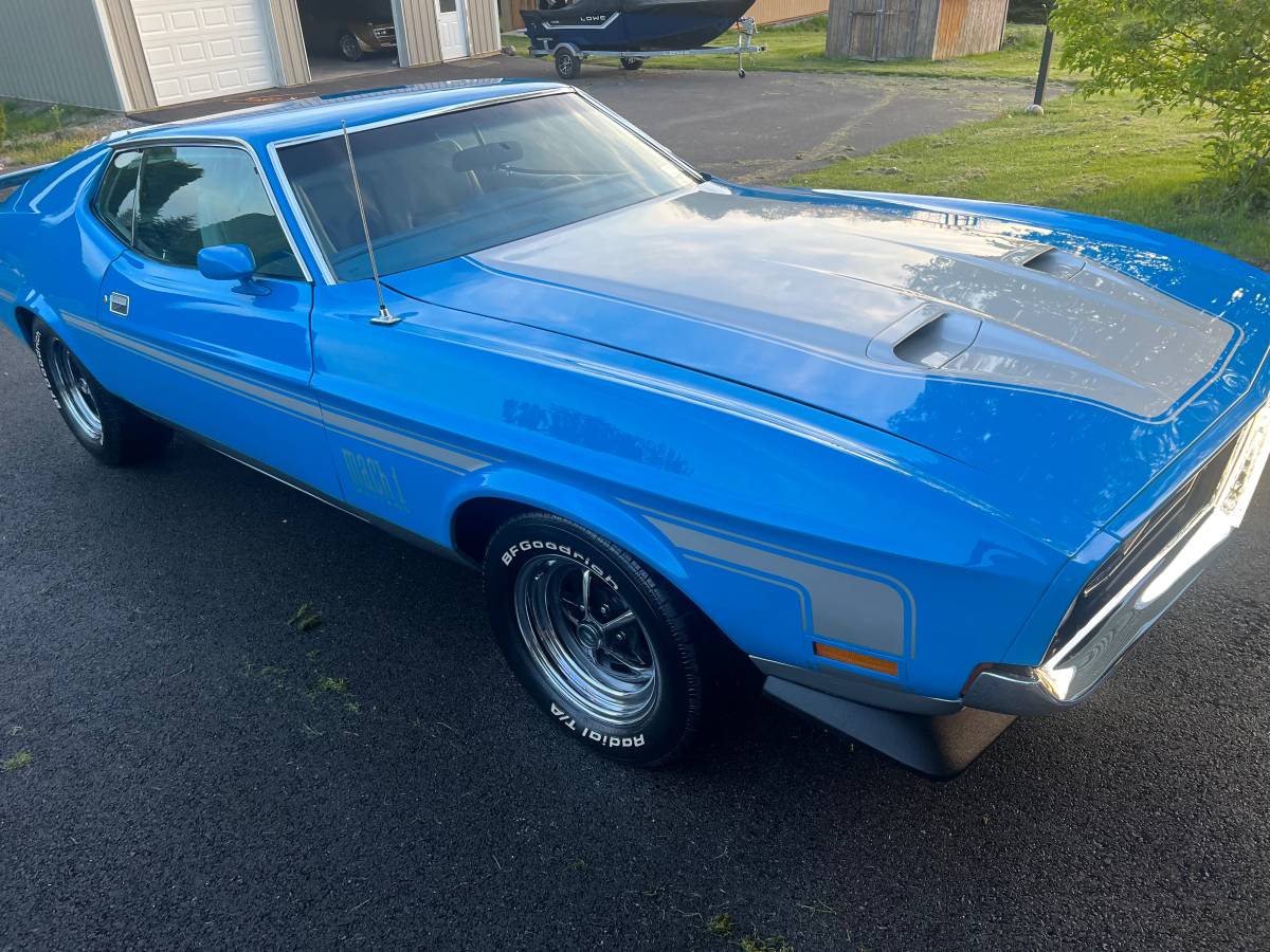 Ford-Mustang-mach-1-clone-1972-blue-2