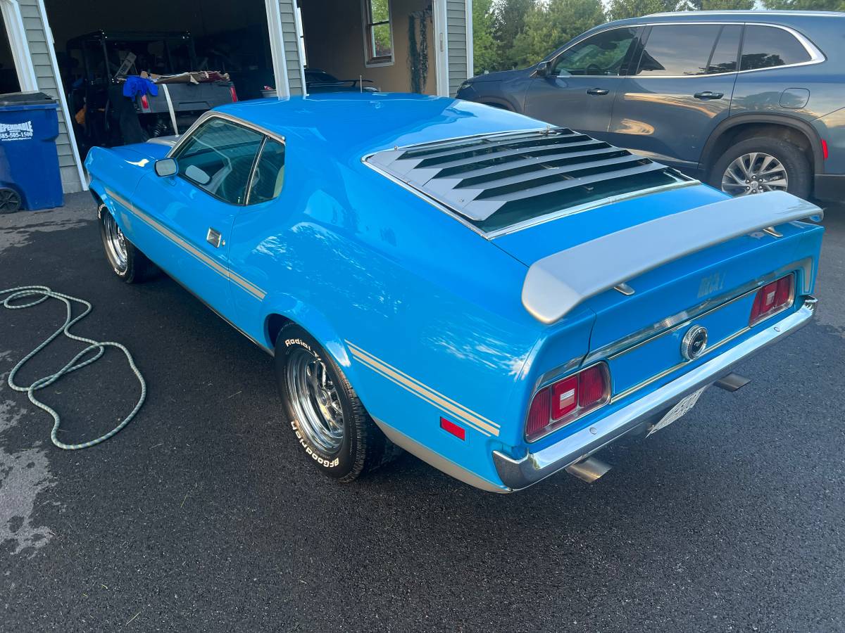 Ford-Mustang-mach-1-clone-1972-blue-3