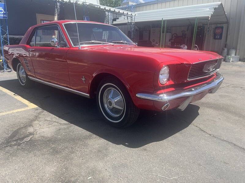 Ford-Mustang-model-1966-red-3