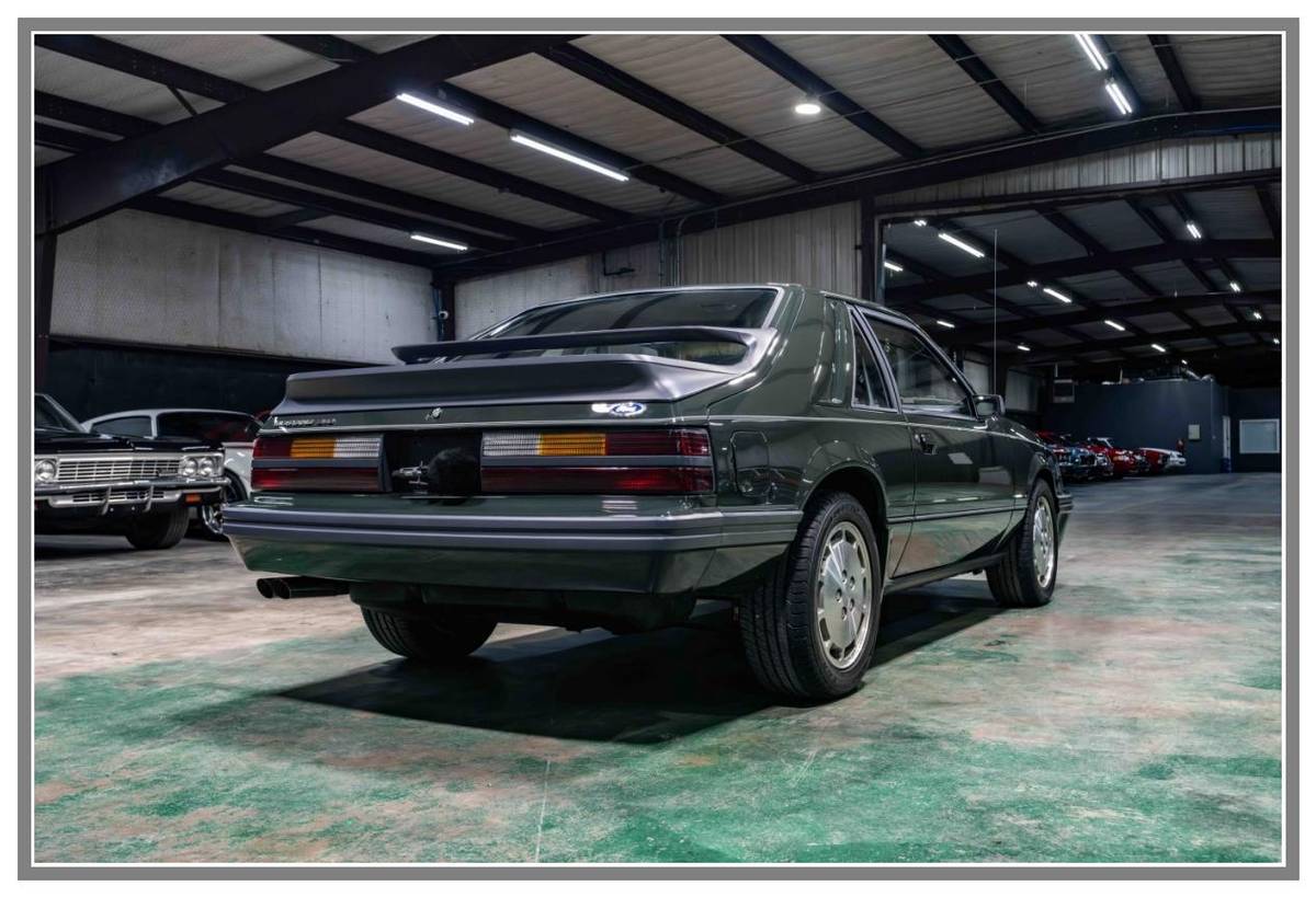 Ford-Mustang-svo-1985