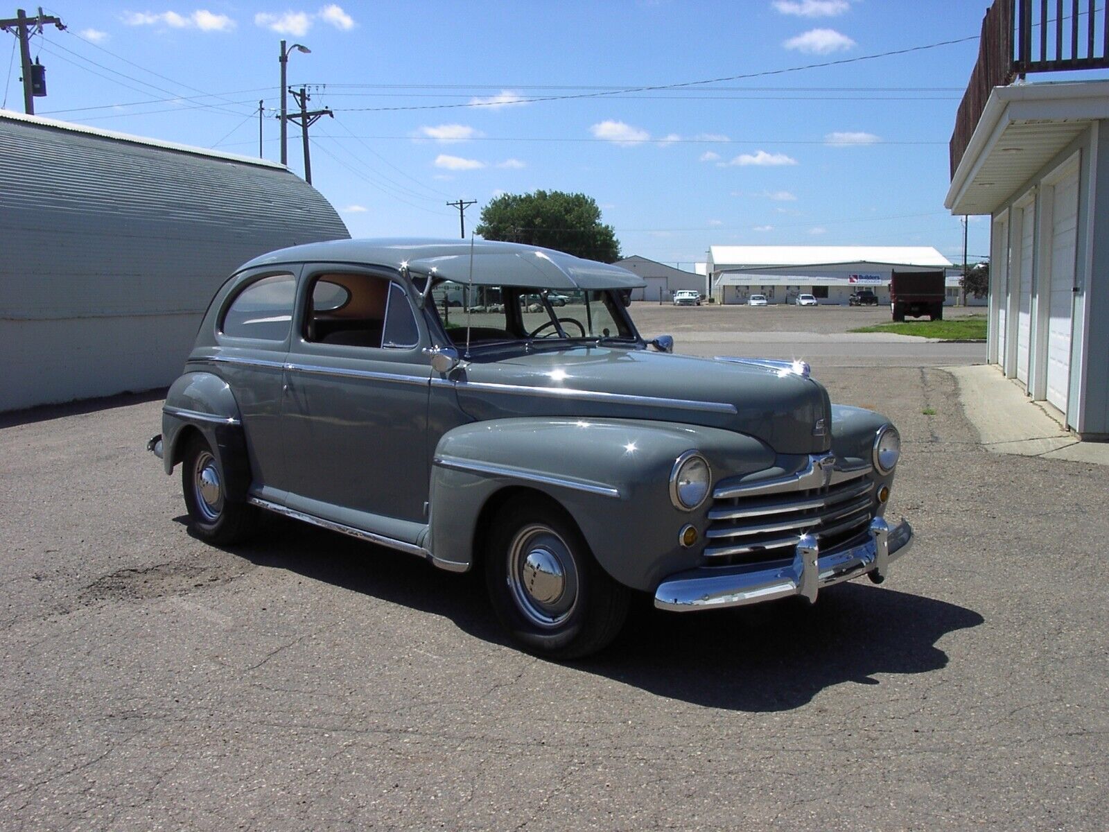 Ford-Other-1947-Sedan