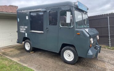 Ford-P-350-1970-Step-Van-2