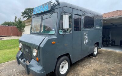 Ford P-350 1970 Step Van