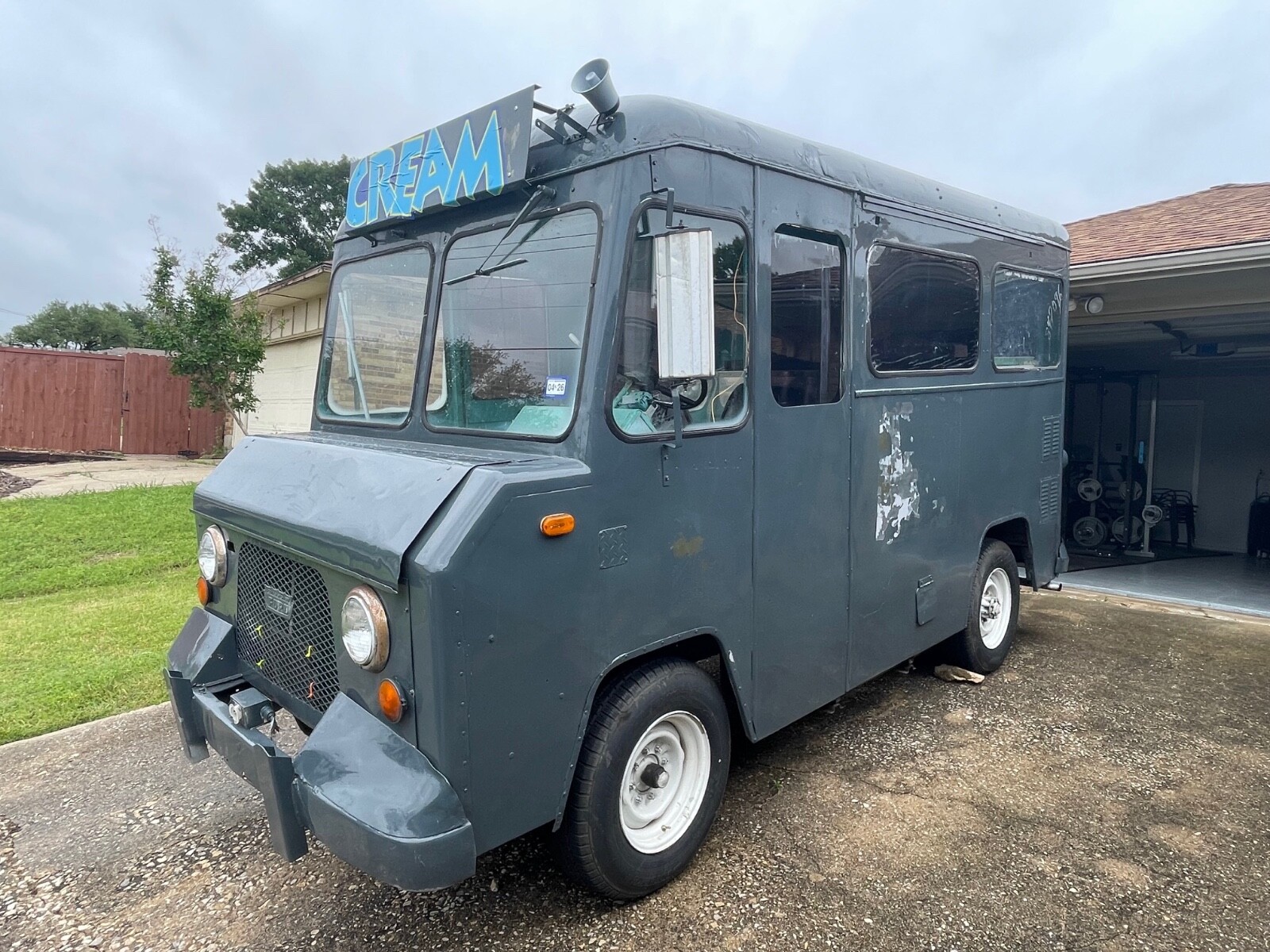 Ford-P-350-1970-Step-Van