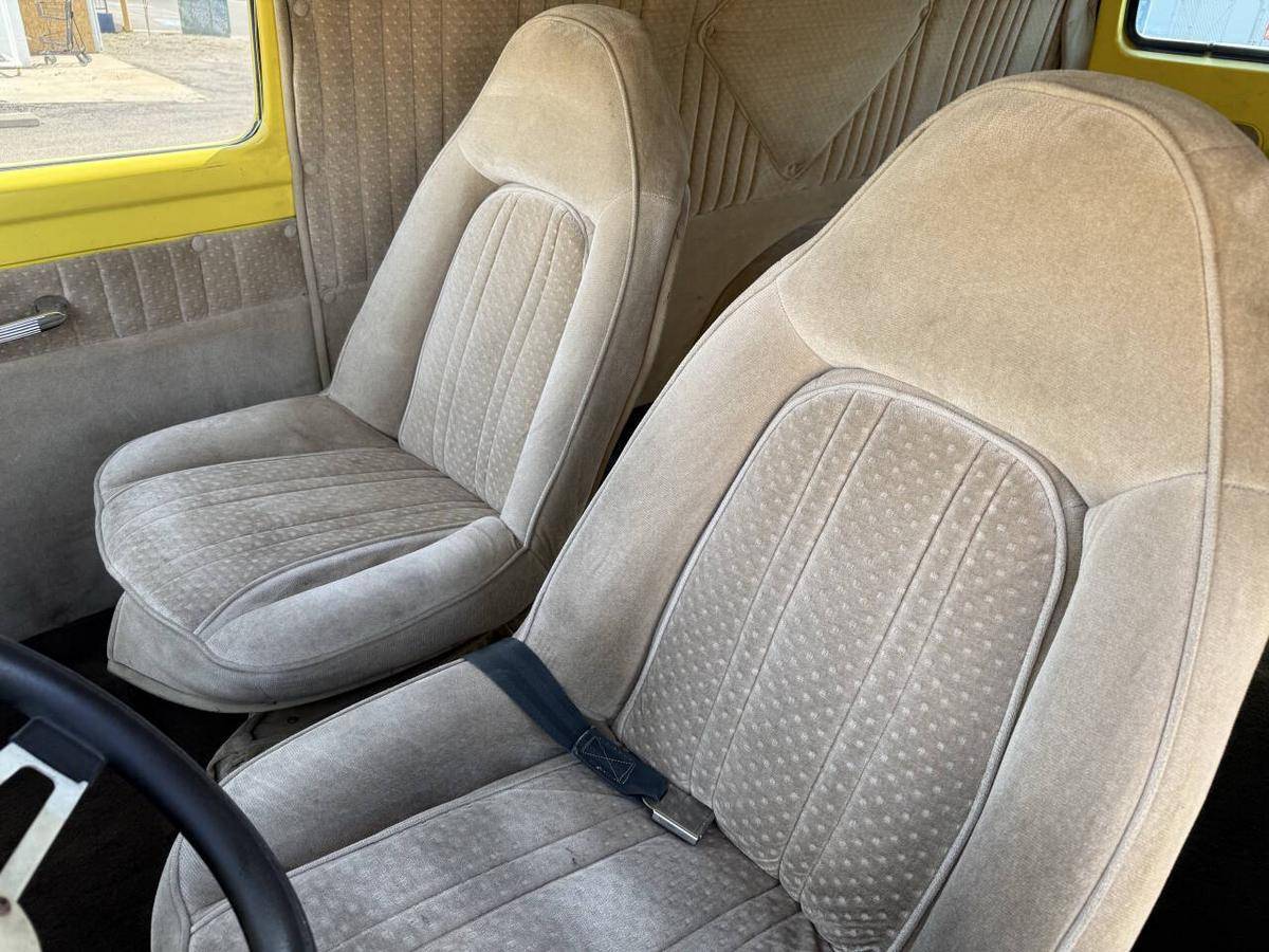 Ford-Panel-van-1954-yellow-14