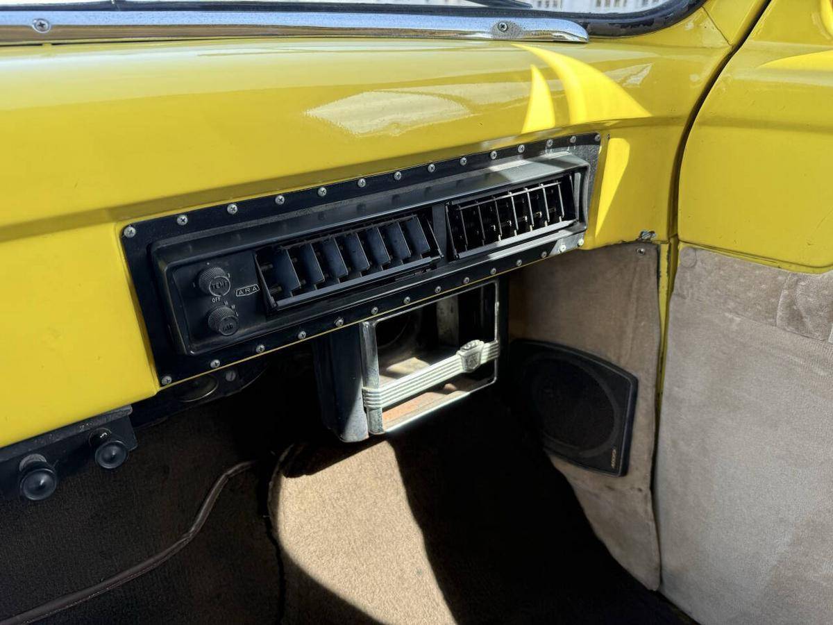 Ford-Panel-van-1954-yellow-15