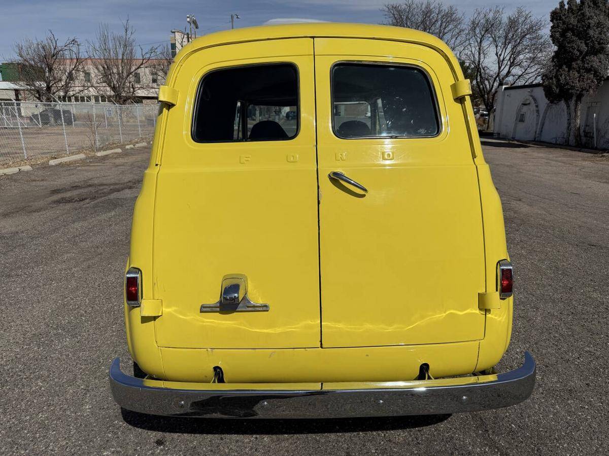 Ford-Panel-van-1954-yellow-21