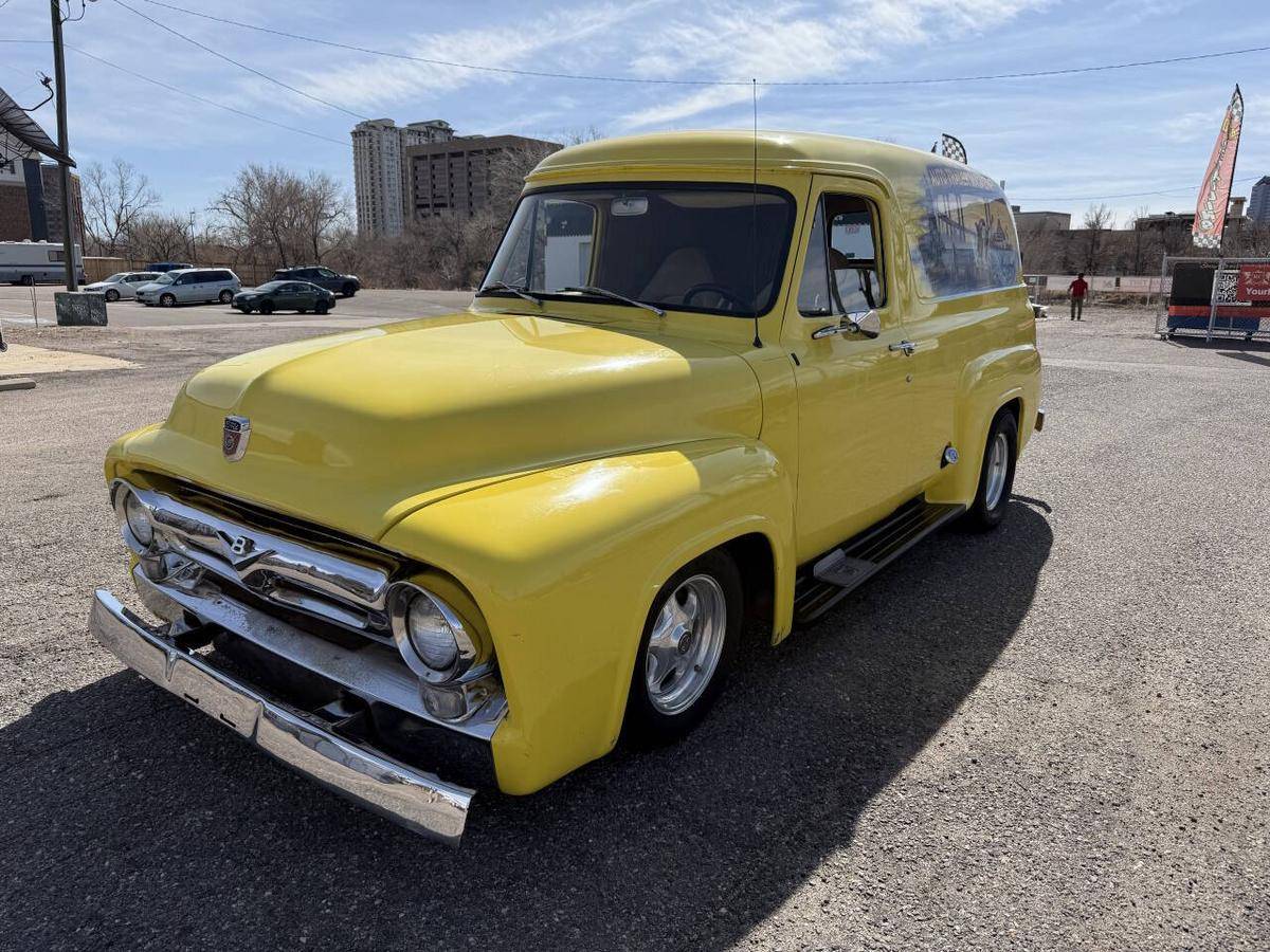 Ford-Panel-van-1954-yellow