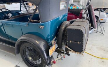 Ford-Phaeton-1928-blue-1