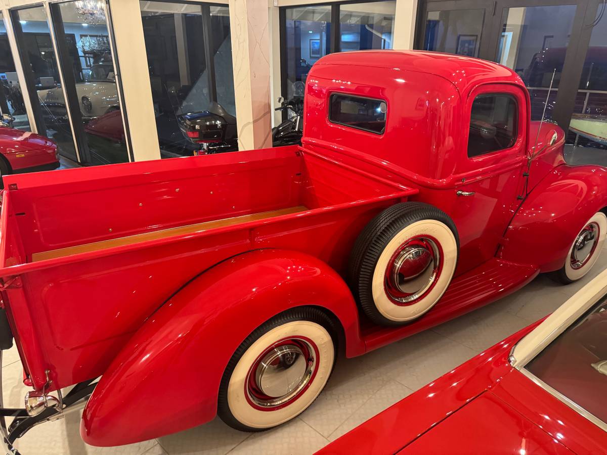 Ford-Pickup-1940-red-1