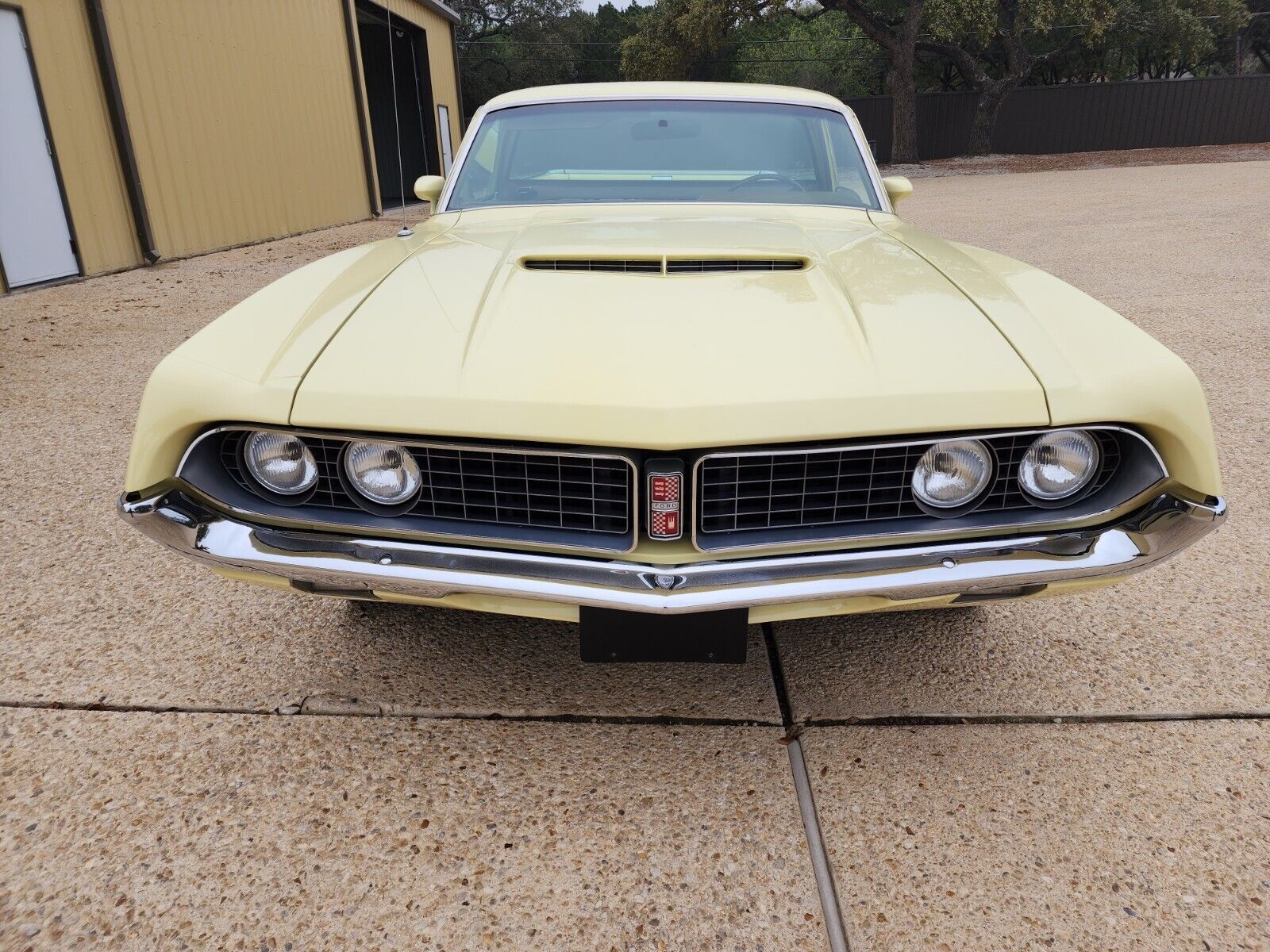 Ford-Ranchero-1970-2