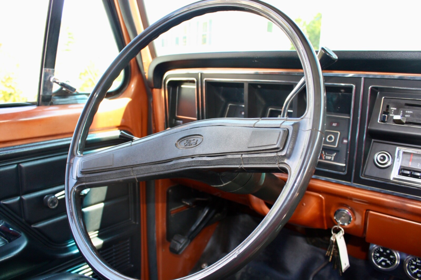 Ford-Ranger-1977-single-cab-long-bed-2