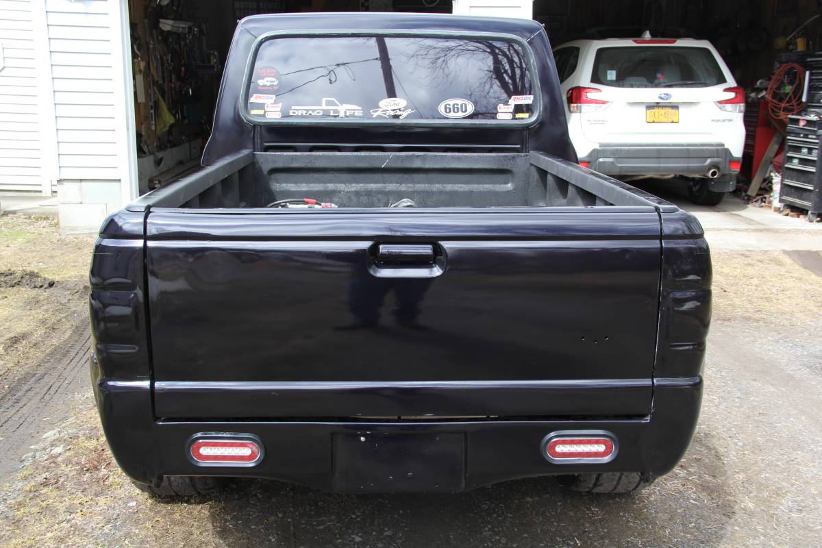 Ford-Ranger-1986-black-1