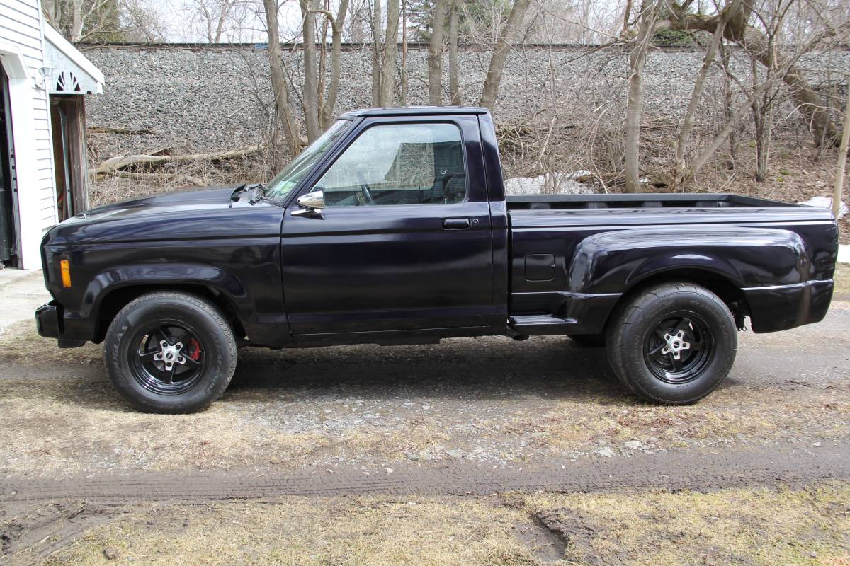 Ford-Ranger-1986-black-2