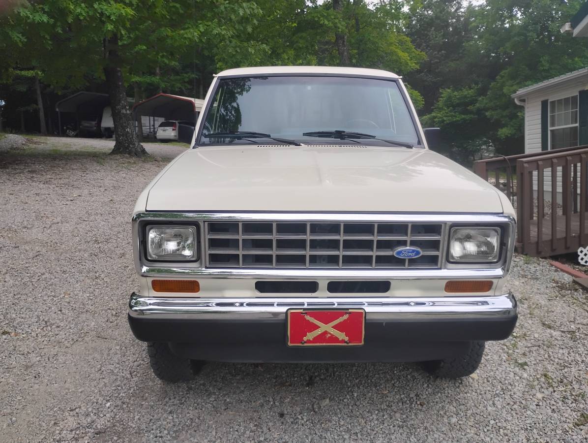 Ford-Ranger-xlt-1988-white-1