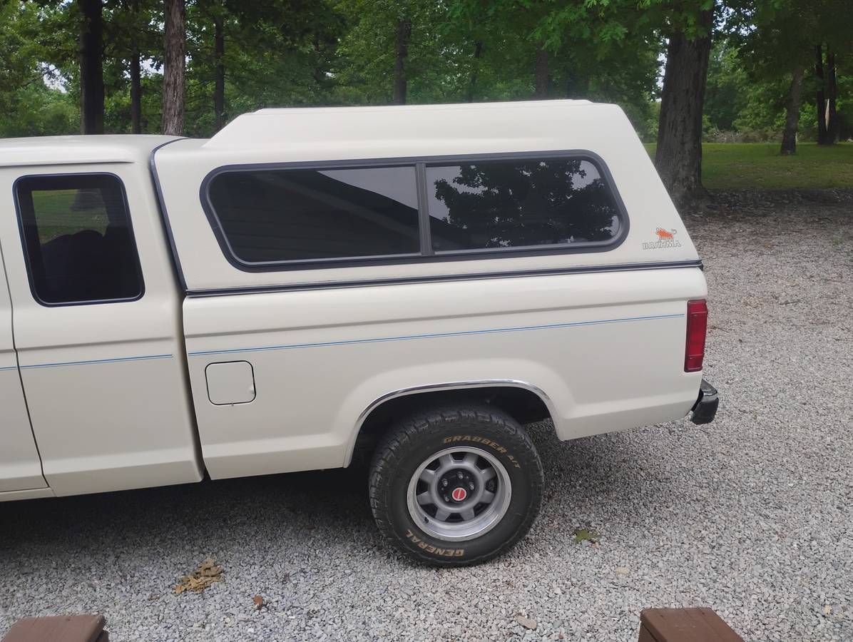 Ford-Ranger-xlt-1988-white-2