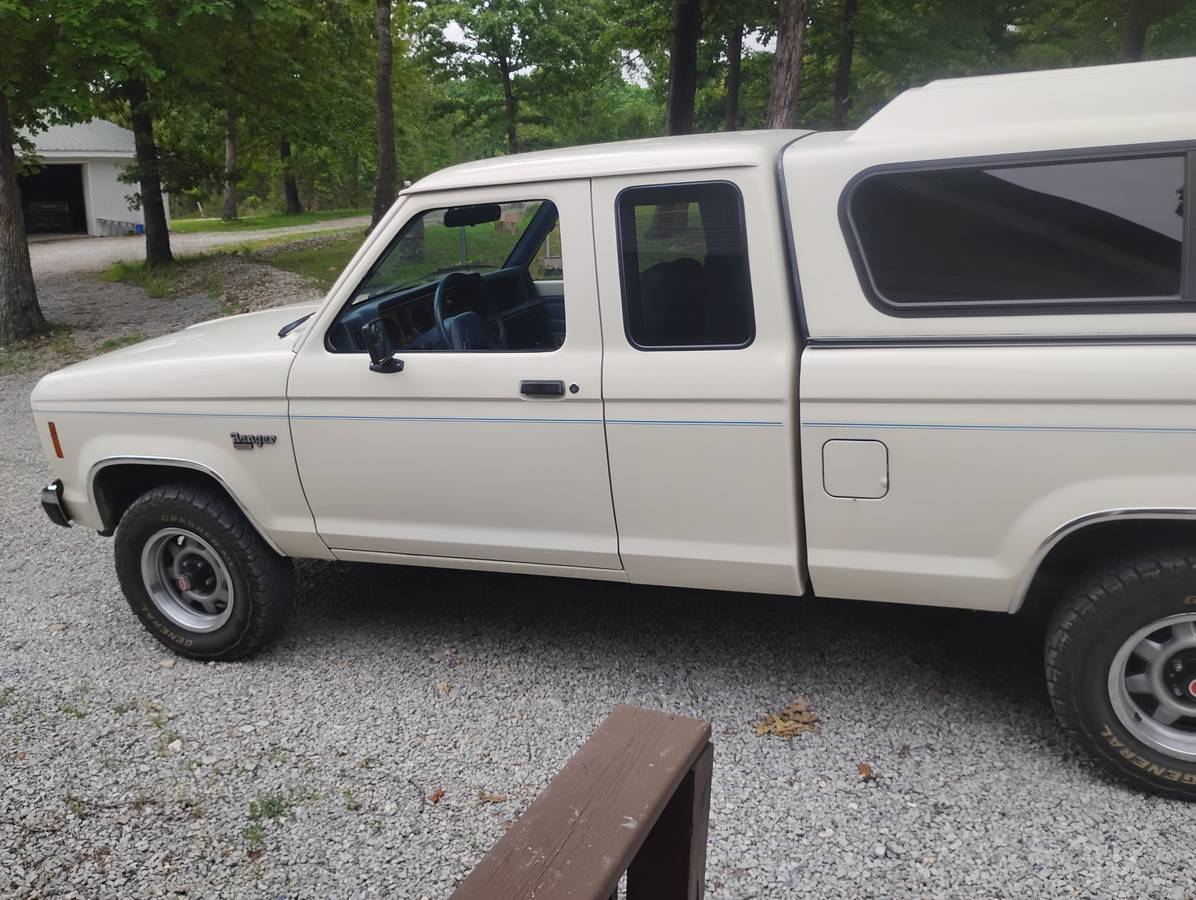 Ford-Ranger-xlt-1988-white-3