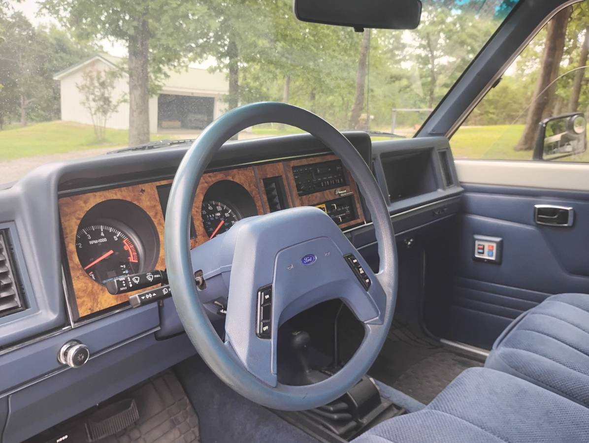 Ford-Ranger-xlt-1988-white-4