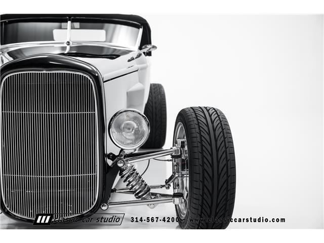 Ford-Roadster-1932-2dr-Car-3