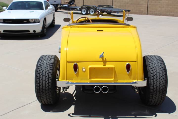 Ford-Roadster-1932-3