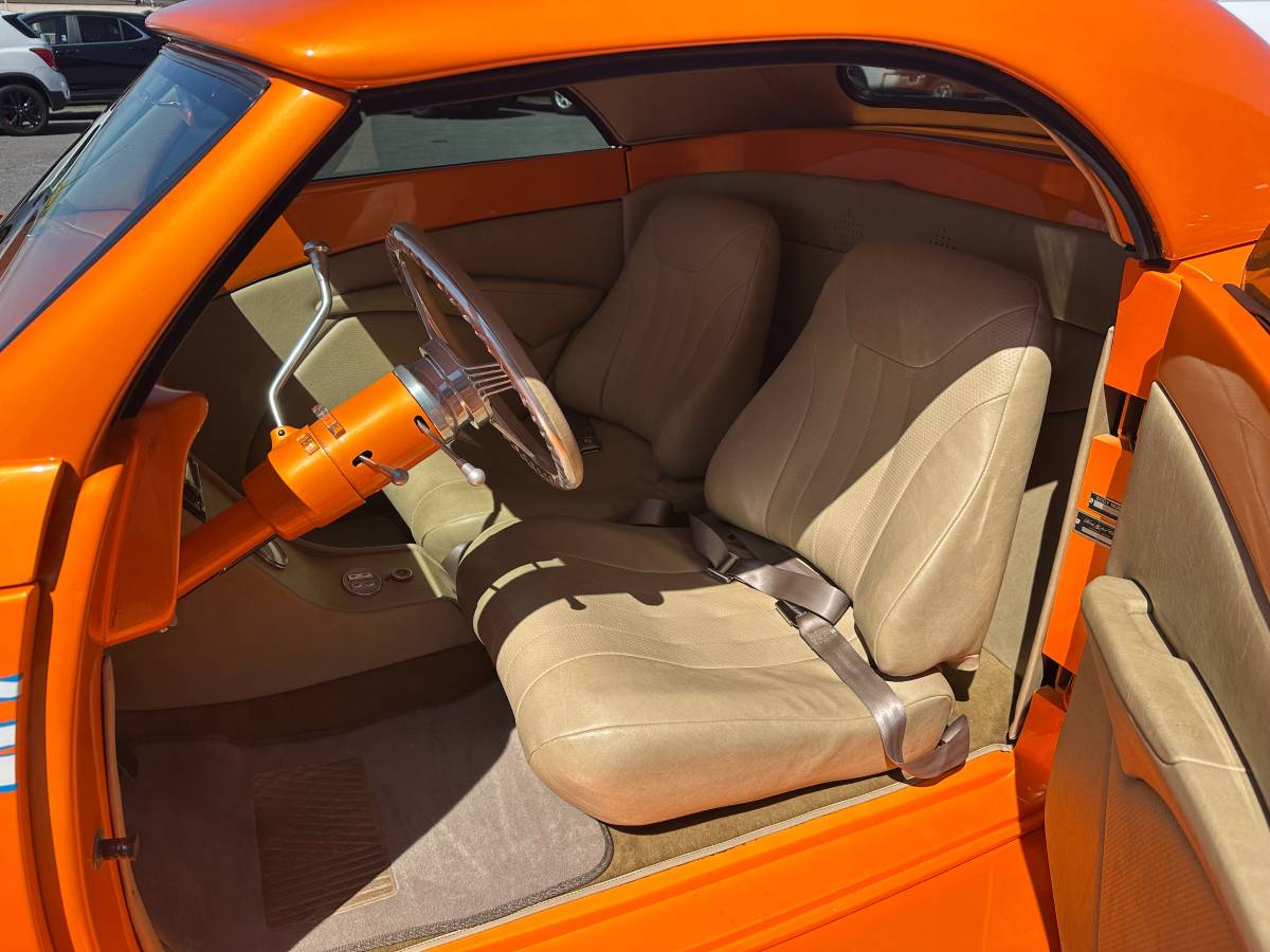 Ford-Roadster-street-rod-1939-orange-9
