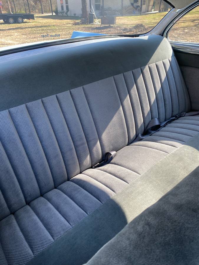Ford-Sedan-1957-blue-3