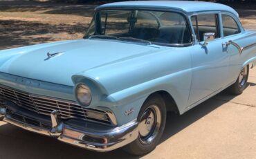 Ford-Sedan-1957-blue-5