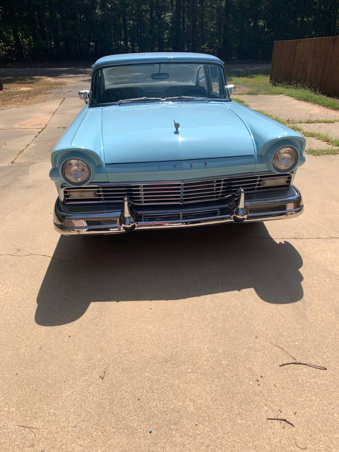 Ford-Sedan-1957-blue-9