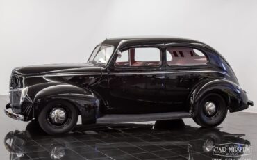 Ford-Standard-Tudor-1940-Sedan-1