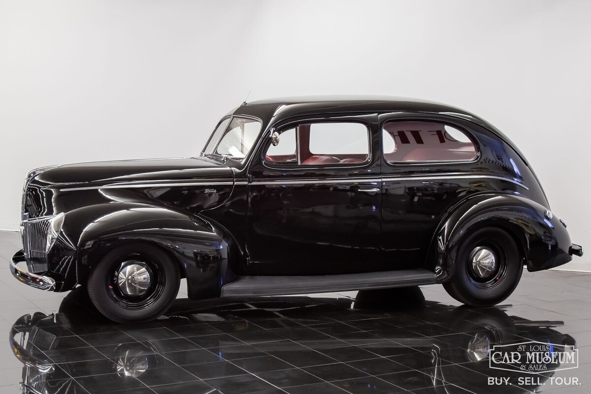 Ford-Standard-Tudor-1940-Sedan-1