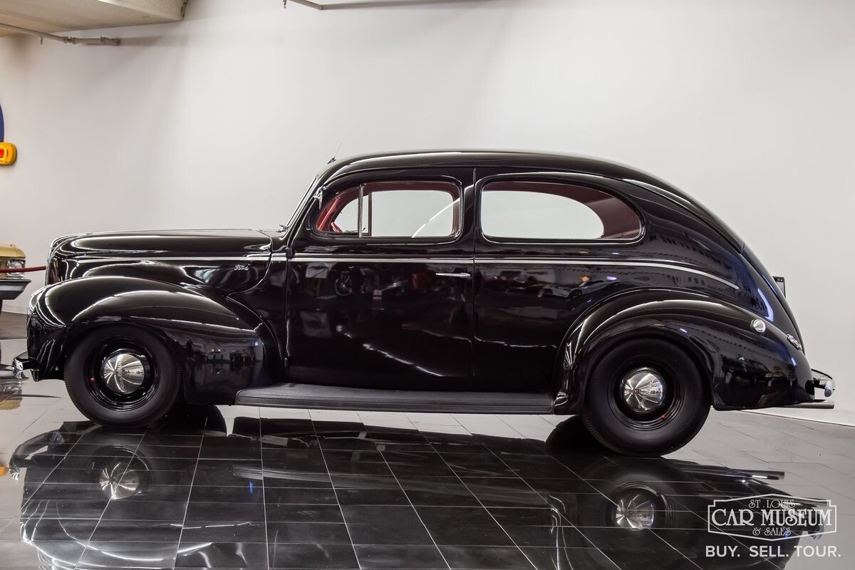 Ford-Standard-Tudor-1940-Sedan-2