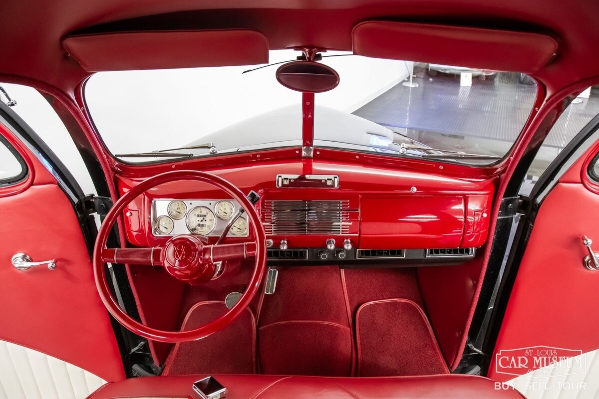 Ford-Standard-Tudor-1940-Sedan-4