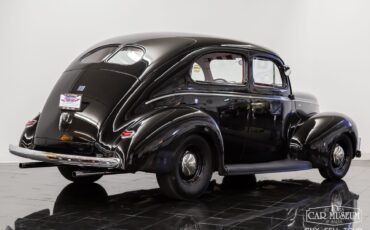 Ford-Standard-Tudor-1940-Sedan-9