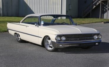 Ford-Starliner-1961-Coupe-1