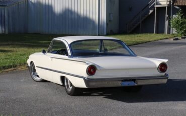 Ford-Starliner-1961-Coupe-2