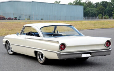 Ford-Starliner-1961-Coupe-5