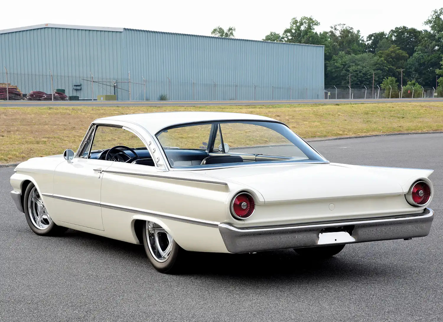 Ford-Starliner-1961-Coupe-5